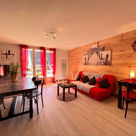 Appartement T2 ensoleillé. Terrasse et vaste jardin commun à Cauterets Extérieur photo