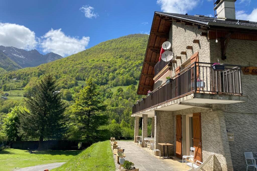 Appartement T2 ensoleillé. Terrasse et vaste jardin commun à Cauterets Extérieur photo